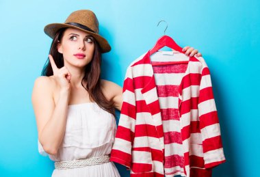 çizgili ceket kadınla 