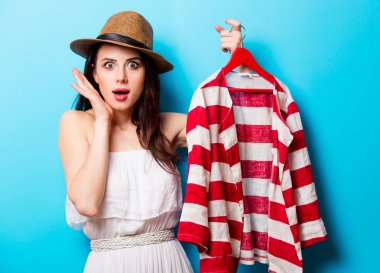 çizgili ceket kadınla 