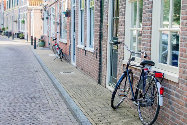 Hermosa vista en la calle con bicicletas — Foto de Stock