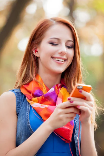 Beautiful young woman — Stock Photo, Image