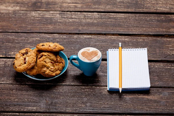 Foto di piatto pieno di biscotti — Foto Stock