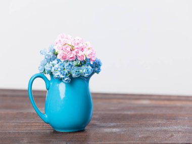 Vazoda Çiçekler şirin grup 