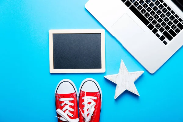 Tableau blanc sur le bureau — Photo