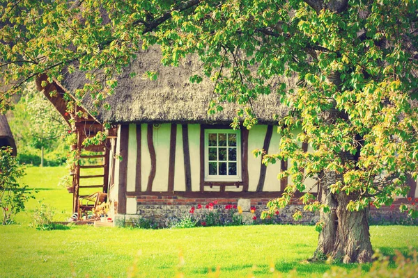 Antiguo edificio en Francia — Foto de Stock