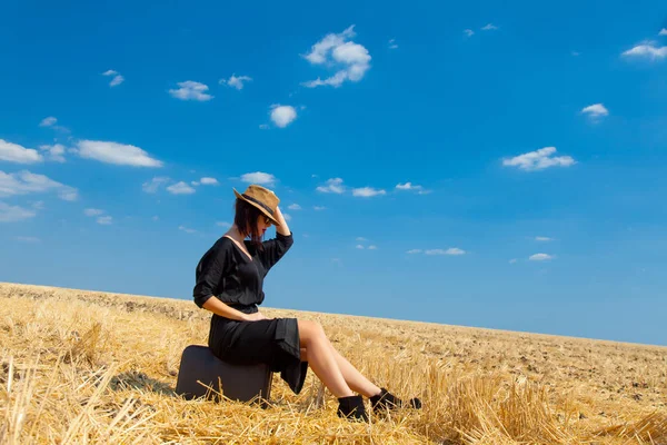 Young woman in hat — Stock Photo, Image