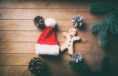 ginbgerbread adam kurabiye ve Santa Claus şapka