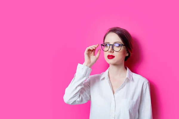 Belle femme d'affaires aux cheveux roux — Photo