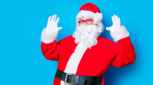 Legrační Santa Claus bavte se s červenými brýlemi — Stock fotografie