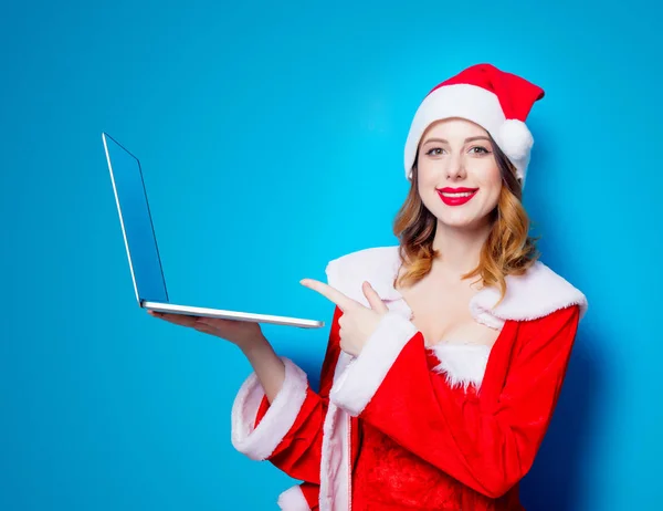 Weihnachtsmann mit Laptop — Stockfoto