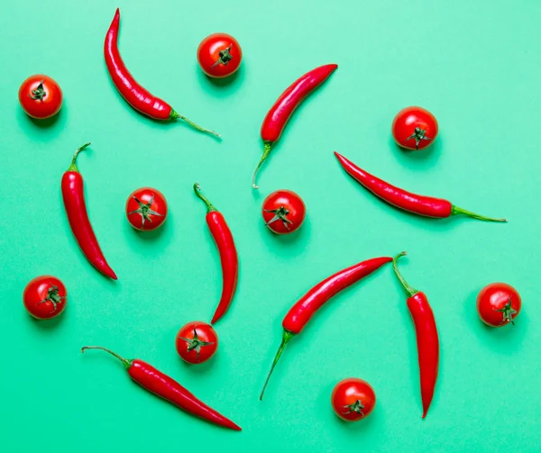 kırmızı biber ve domates 