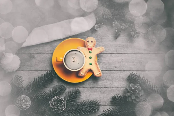 Coffee with gingerbread man — Stock Photo, Image