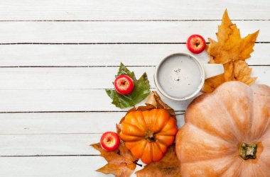 Fincan kahve ve kabak