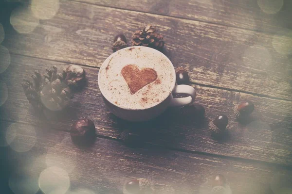 Cup of coffee with heart shape — Stock Photo, Image