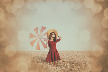 şemsiye ile Kırmızı elbiseli kız 