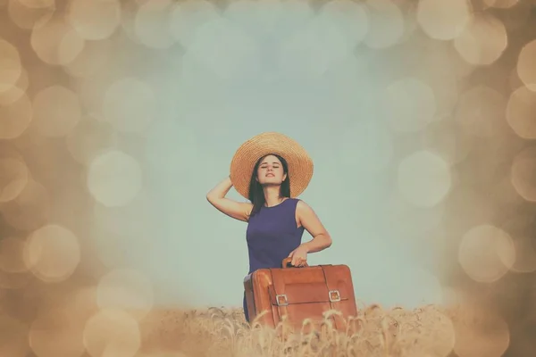 Brunette fille avec valise — Photo