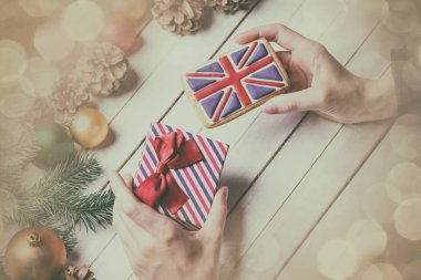 Tanımlama bilgisi tutan eller