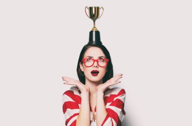 Trophy Kupası kadınla 