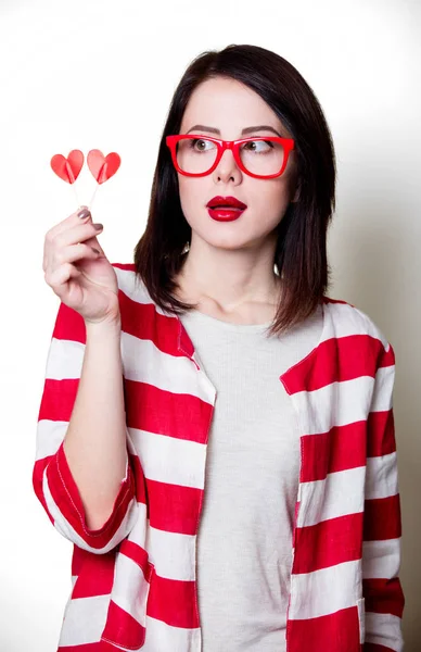 Vrouw met hart vormen — Stockfoto