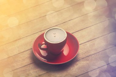 Masada bir fincan kahve.