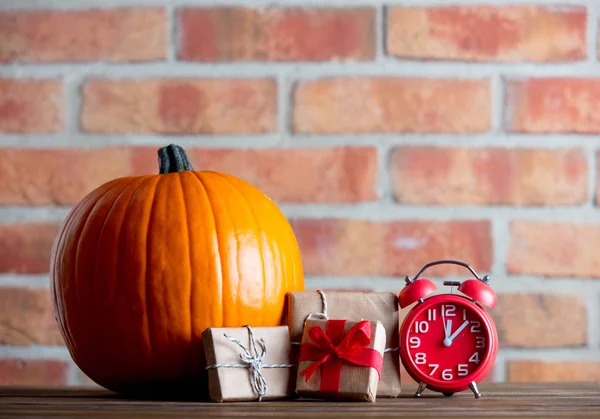 Citrouille d'automne sur la table — Photo