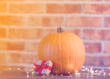 Kabak peri ışıkları ile 