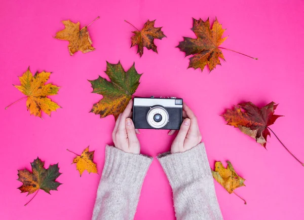 Vintage kamera tutan eller