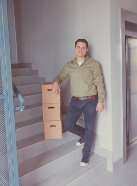 Hareketli Kutular karton eğilerek adam 