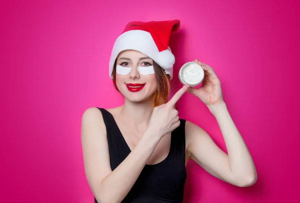 Gezichtscrème voor vrouw weergegeven: — Stockfoto