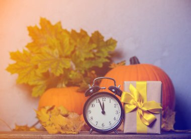 Retro çalar saat ile kabak