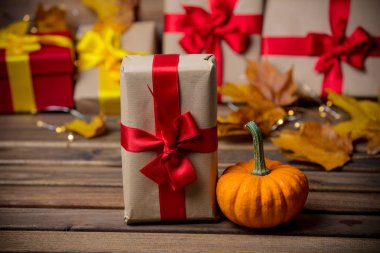 hediye kutusu balkabağı ile