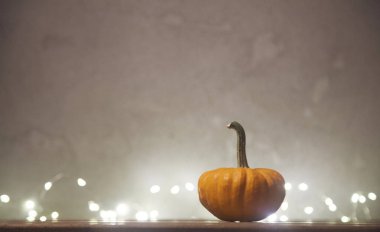 ışıkları ile küçük kabak