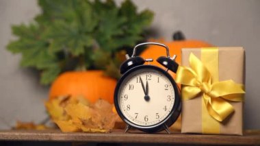 Retro çalar saat ile kabak