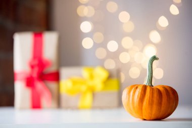 Kabak peri ışıkları ile 