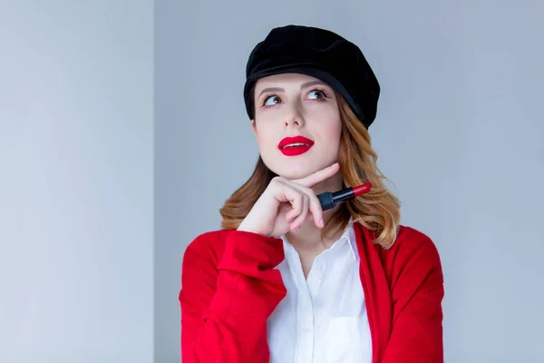 Mujer en cárdigan rojo —  Fotos de Stock