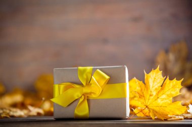 Yay ile hediye kutusu 