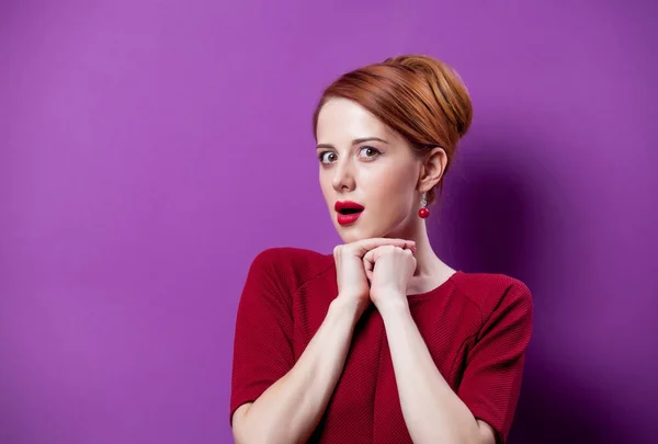 Junge Rotschopf-Frau — Stockfoto