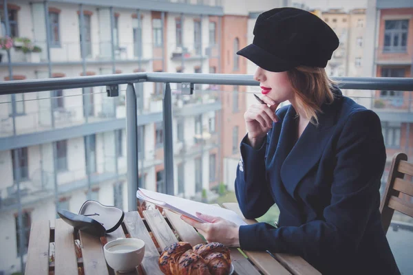 Businesswoman have coffee break — Stock Photo, Image