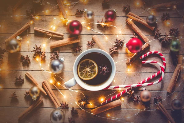 Christmas lollipops and tea — Stock Photo, Image