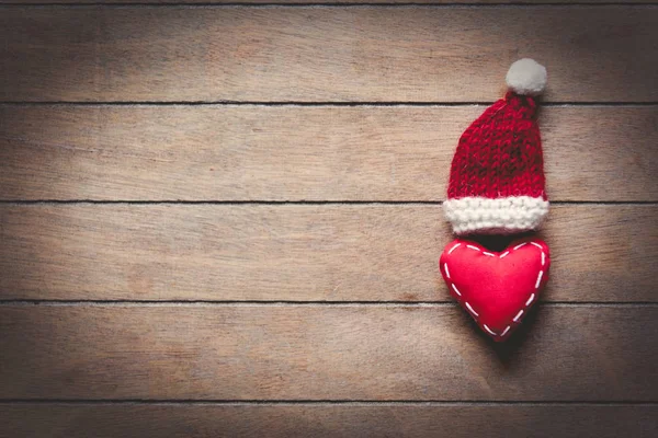 Heart shape toy and hat — Stock Photo, Image