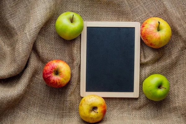 Schoolbord menu en appels — Stockfoto