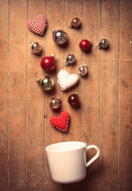 Kalp şekilleri ile beyaz Kupası