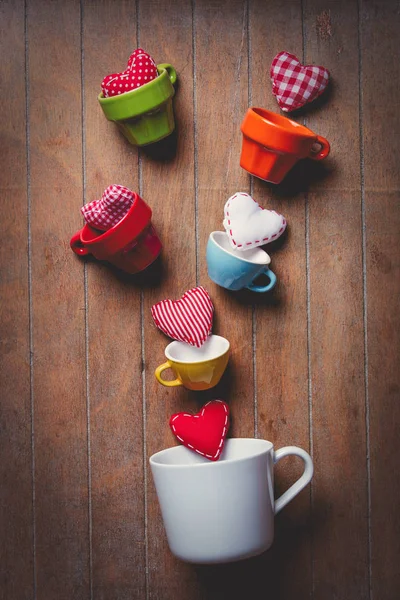 심장 모양으로 색 컵 — 스톡 사진