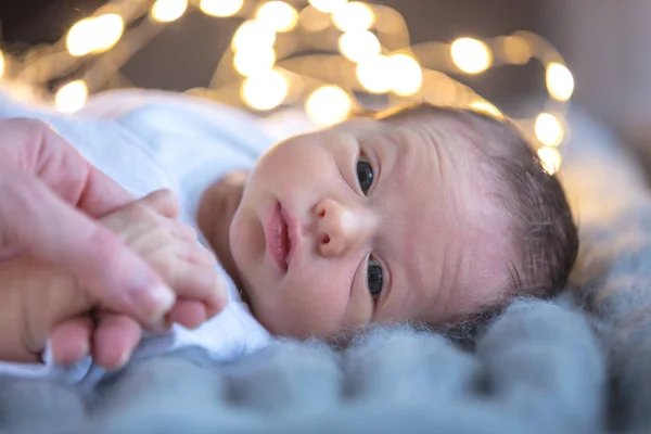 Anak kecil yang baru lahir berbaring — Stok Foto