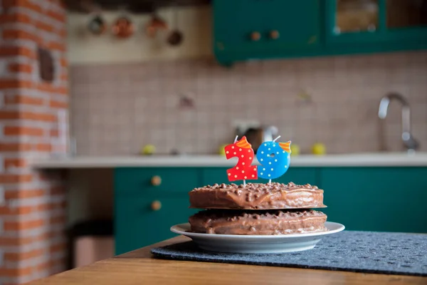 Torta Cioccolato Con Candele Cucina — Foto Stock