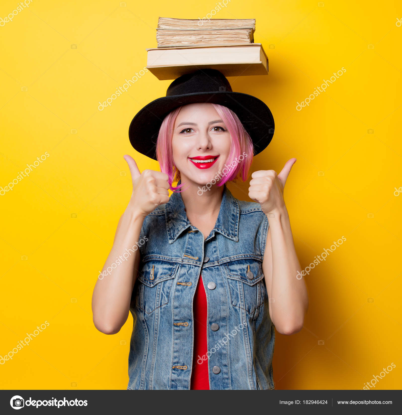 Młodzieżowy Styl Hipster Dziewczyna Różowy Fryzurę Gospodarstwa