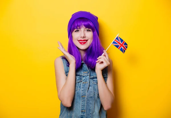 Potret Gadis Hipster Gaya Muda Dengan Rambut Ungu Dan Bendera — Stok Foto