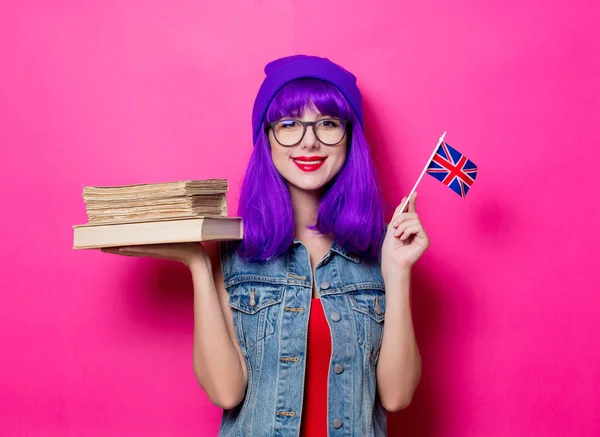 Portret Młodego Stylu Hipster Dziewczyna Fioletowymi Włosami Wielkiej Brytanii Flaga — Zdjęcie stockowe