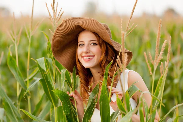 Chica Joven Sombrero Campo Maíz Campo Aire Libre — Foto de Stock