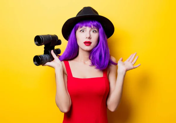 Portrait Young Style Hipster Girl Purple Hairstyle Binoculars Yellow Background — Stock Photo, Image