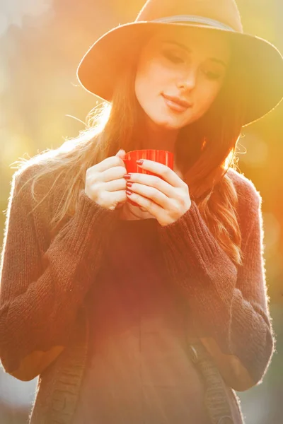 Young Redhead Woman Cup Tea Hat Standing Outdoor Sunlights — Stock Photo, Image